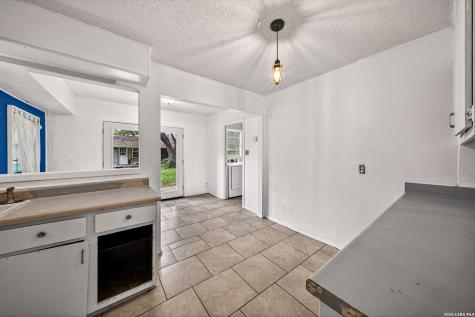 261 Weathercock Lane Windcrest TX 78239