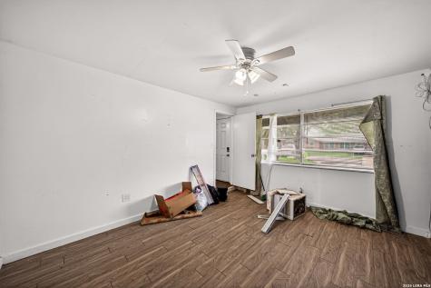 261 Weathercock Lane Windcrest TX 78239