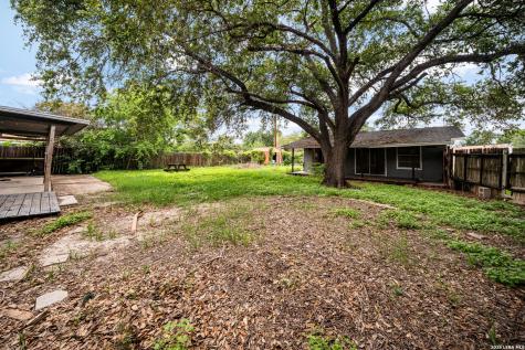 261 Weathercock Lane Windcrest TX 78239
