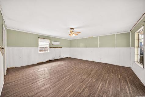261 Weathercock Lane Windcrest TX 78239