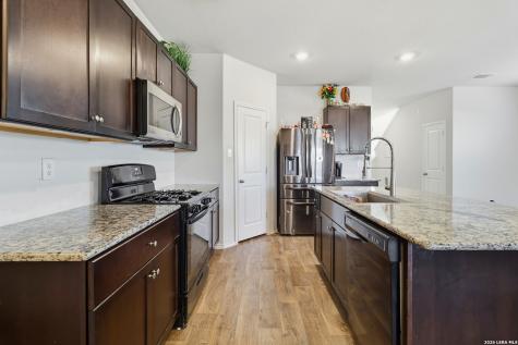 12145 Pease River San Antonio TX 78245