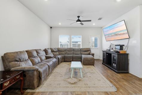 12145 Pease River San Antonio TX 78245
