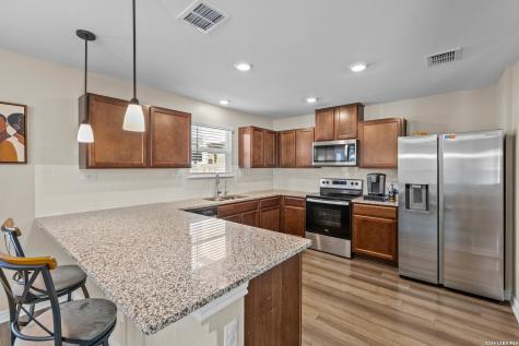 1915 Overlook Knoll San Antonio TX 78245