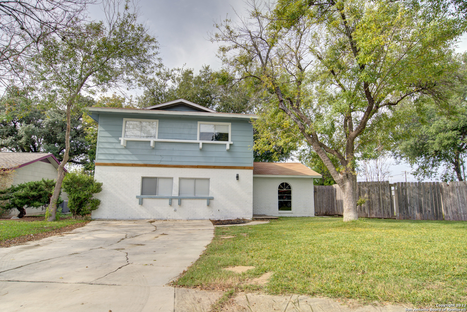 10851 Edgecrest Drive San Antonio TX 78217