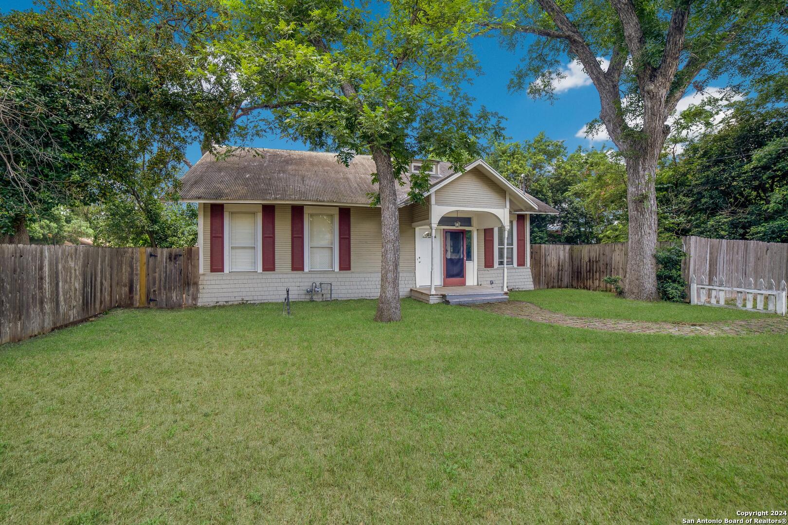 687 W Mill Street New Braunfels TX 78130