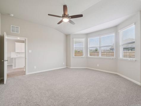 6511 Queen Carol San Antonio TX 78239