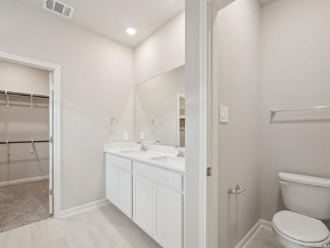 6511 Queen Carol San Antonio TX 78239