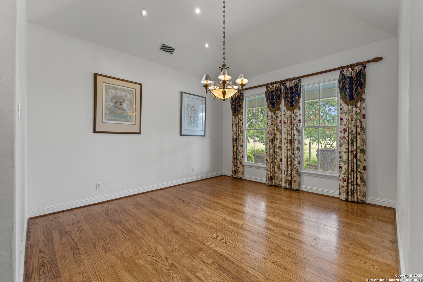 11453 N Us Highway 87 Fredericksburg TX 78624