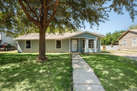 1749 S Walnut Street Pearsall TX 78061