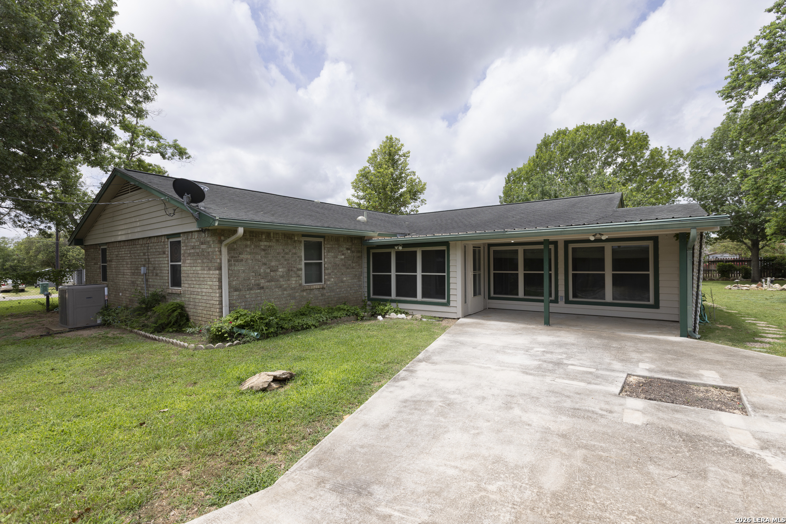 601 Poplar Street Jourdanton TX 78026