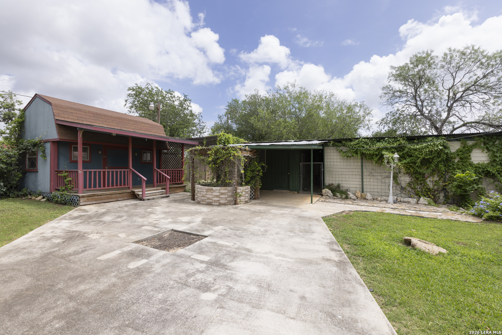 601 Poplar Street Jourdanton TX 78026
