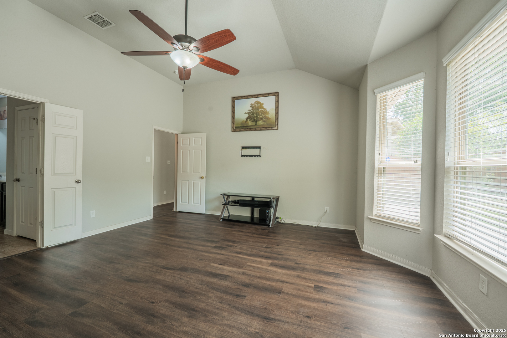 1423 Dancing Wolf San Antonio TX 78245