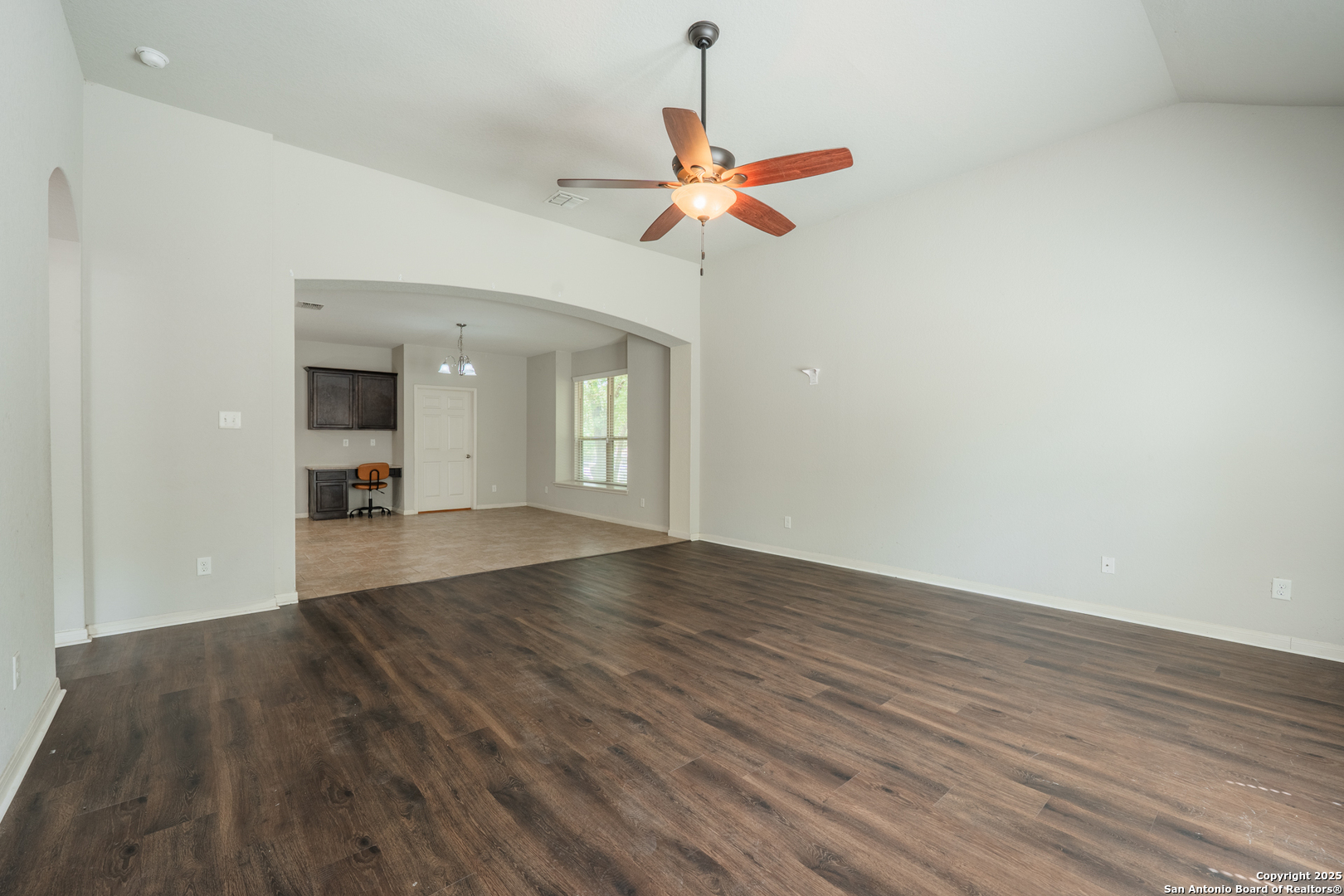 1423 Dancing Wolf San Antonio TX 78245