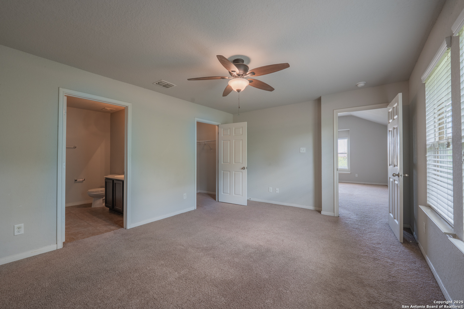 1423 Dancing Wolf San Antonio TX 78245