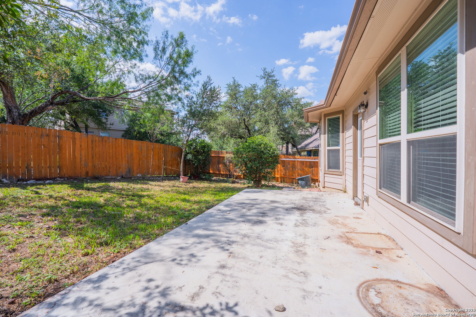 1423 Dancing Wolf San Antonio TX 78245
