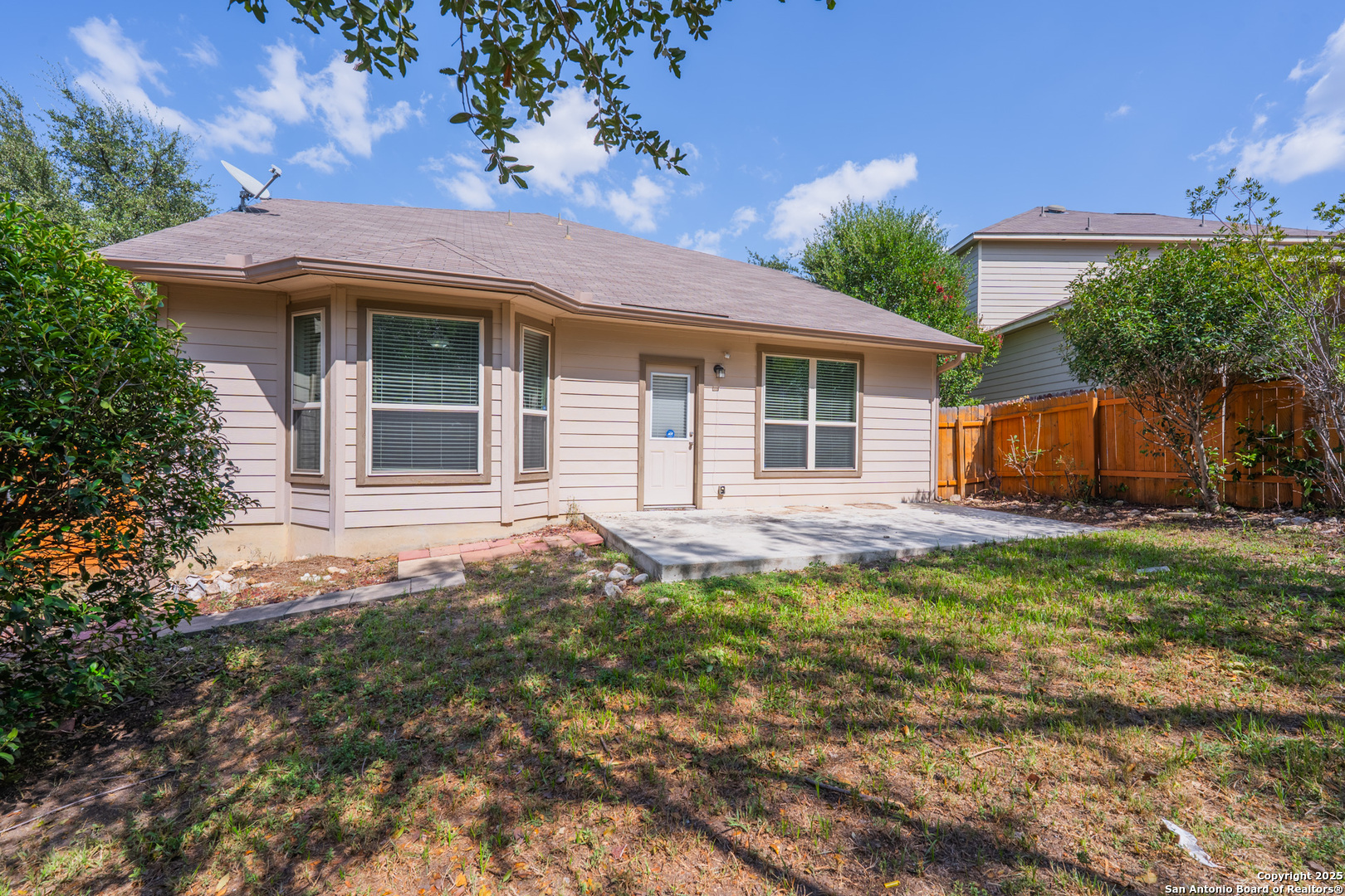 1423 Dancing Wolf San Antonio TX 78245