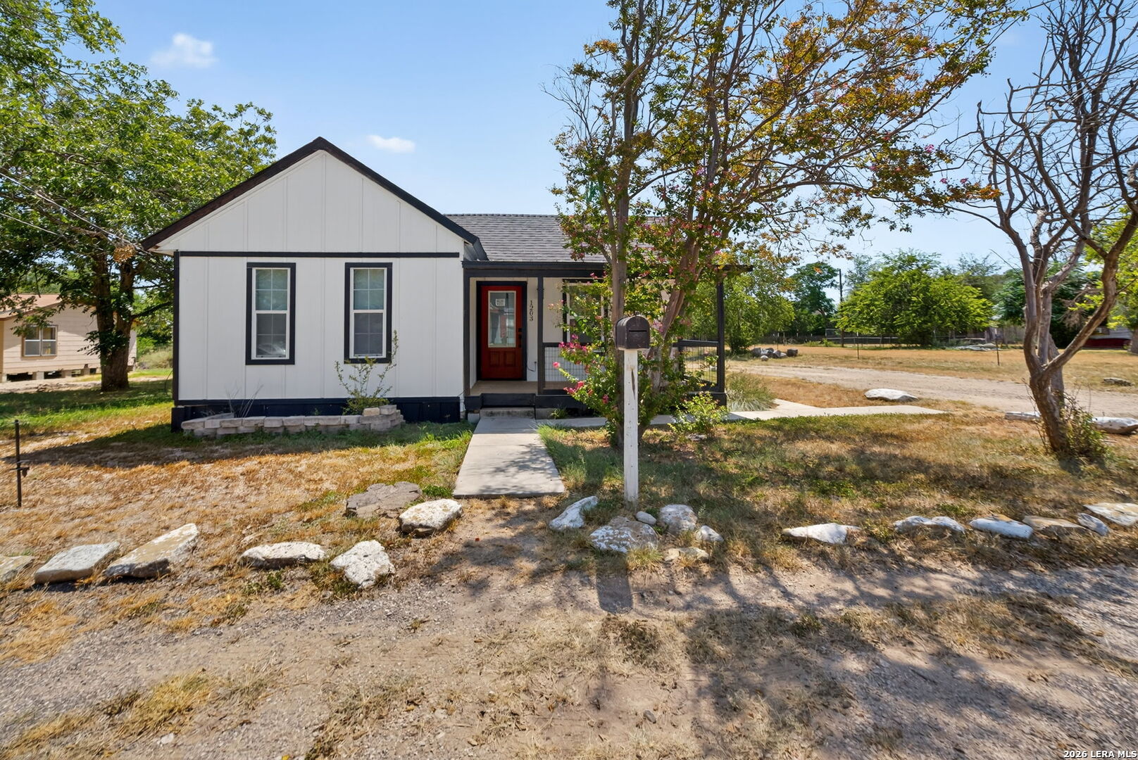 1203 Avenue J Hondo TX 78861