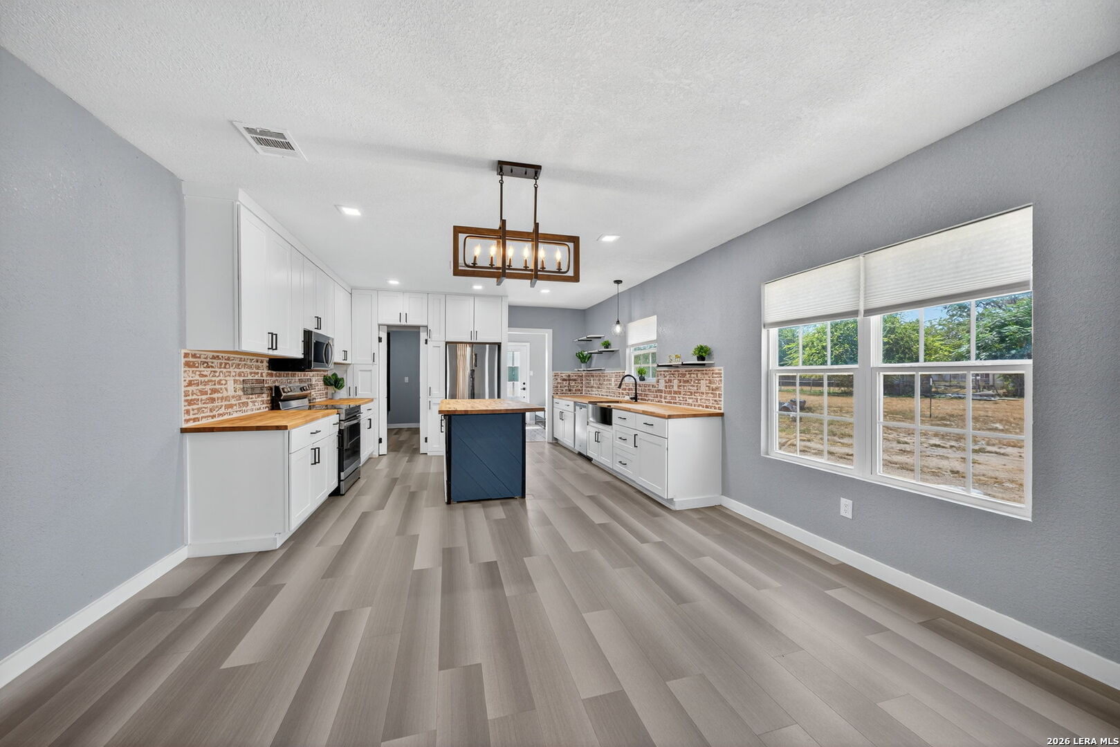 1203 Avenue J Hondo TX 78861