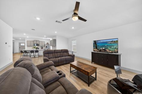 14214 Lavaca Springs San Antonio TX 78253