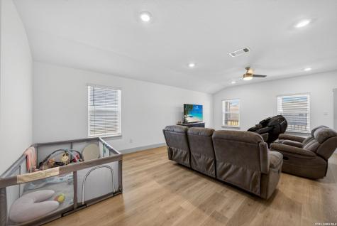 14214 Lavaca Springs San Antonio TX 78253