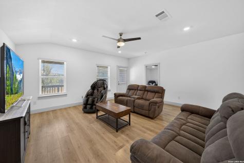 14214 Lavaca Springs San Antonio TX 78253