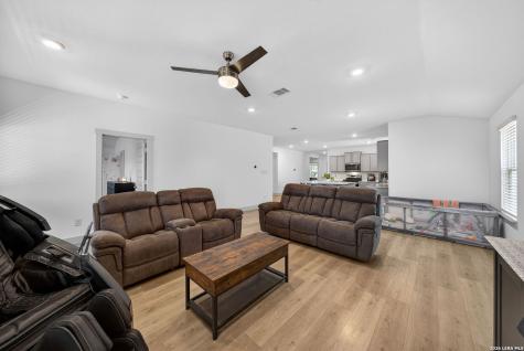 14214 Lavaca Springs San Antonio TX 78253