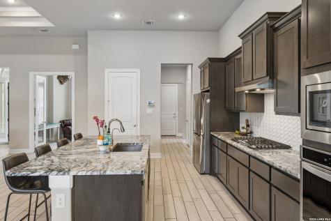 527 James Way Castroville TX 78009