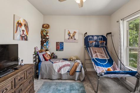 527 James Way Castroville TX 78009