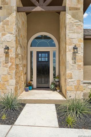 527 James Way Castroville TX 78009