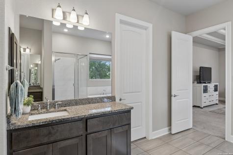 527 James Way Castroville TX 78009