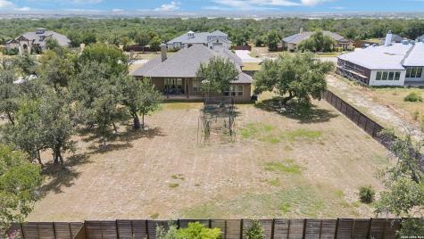 527 James Way Castroville TX 78009