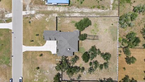 527 James Way Castroville TX 78009