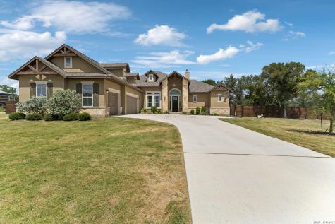 527 James Way Castroville TX 78009