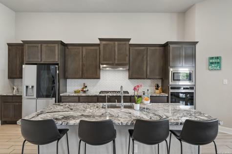 527 James Way Castroville TX 78009