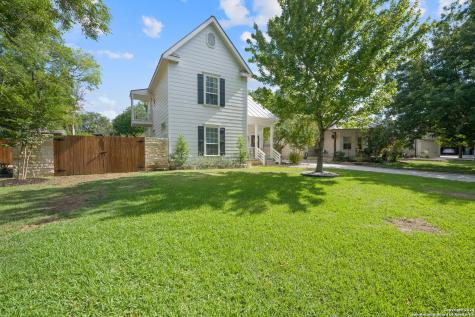 117 W Evergreen Street Boerne TX 78006