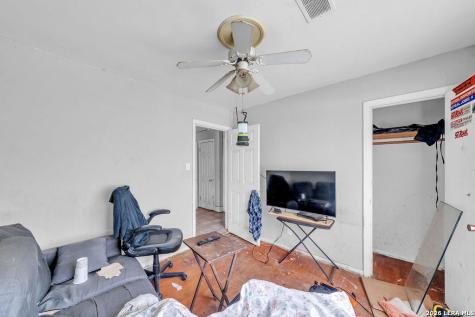 10235 Lafferty Oaks Street Houston TX 77013