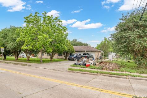 10235 Lafferty Oaks Street Houston TX 77013