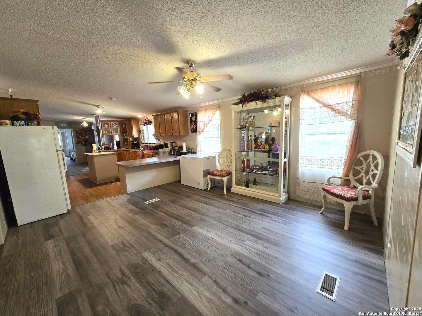 260 Savannah Grove Von Ormy TX 78073