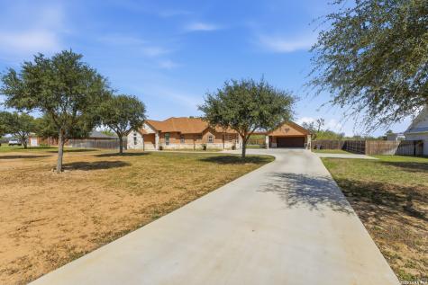 149 W Short Meadow Drive Lytle TX 78052