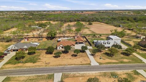 149 W Short Meadow Drive Lytle TX 78052