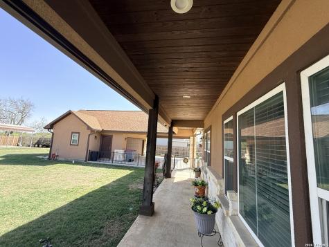 149 W Short Meadow Drive Lytle TX 78052