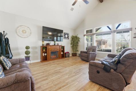 149 W Short Meadow Drive Lytle TX 78052