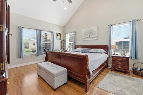 149 W Short Meadow Drive Lytle TX 78052