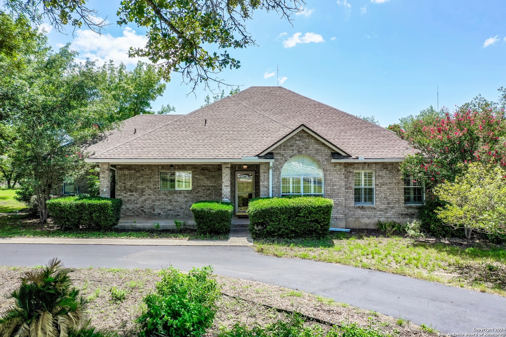 616 Sunshine Meadow Adkins TX 78101
