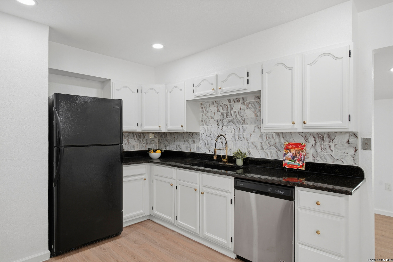 210 W Glenview San Antonio TX 78228
