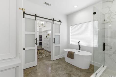 451 Legion Loop Kingsland TX 78639