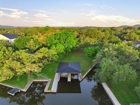 451 Legion Loop Kingsland TX 78639