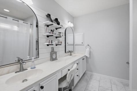16915 Brookwood San Antonio TX 78248