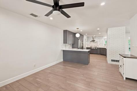 217 Gardenview Castle Hills TX 78213