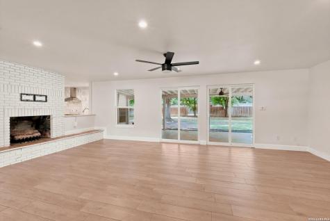 217 Gardenview Castle Hills TX 78213